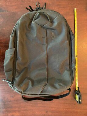 Thule Aion 28L Black Onebagger EDC travel bag backpack expands to 32L